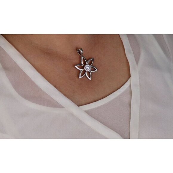 Sterling Silver Cubic Zirconia Daisy Flower Pendant Only Silpada - Picture 4 of 4